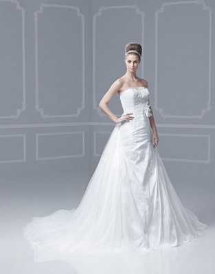【婚紗批發(fā)廣州 婚紗批發(fā)廣州 婚紗批發(fā)廣州 婚紗批發(fā)廣州婚紗批發(fā)】?jī)r(jià)格,廠家,圖片,婚紗、禮服,廣州市番禺區(qū)南村安玲美服裝加工廠-